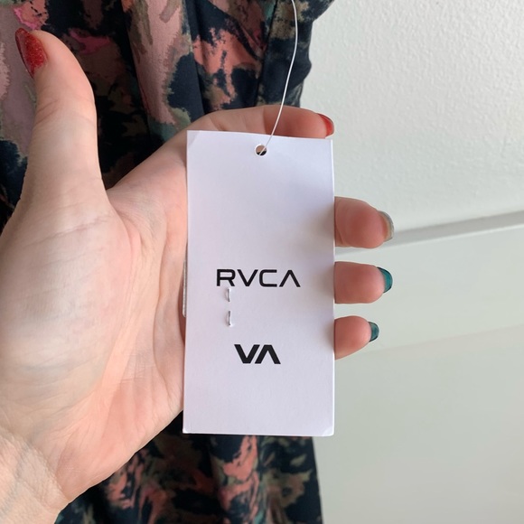 NWT RVCA Kingsman Mauve Floral High Neck Open Back Mini Dress - Picture 8 of 10